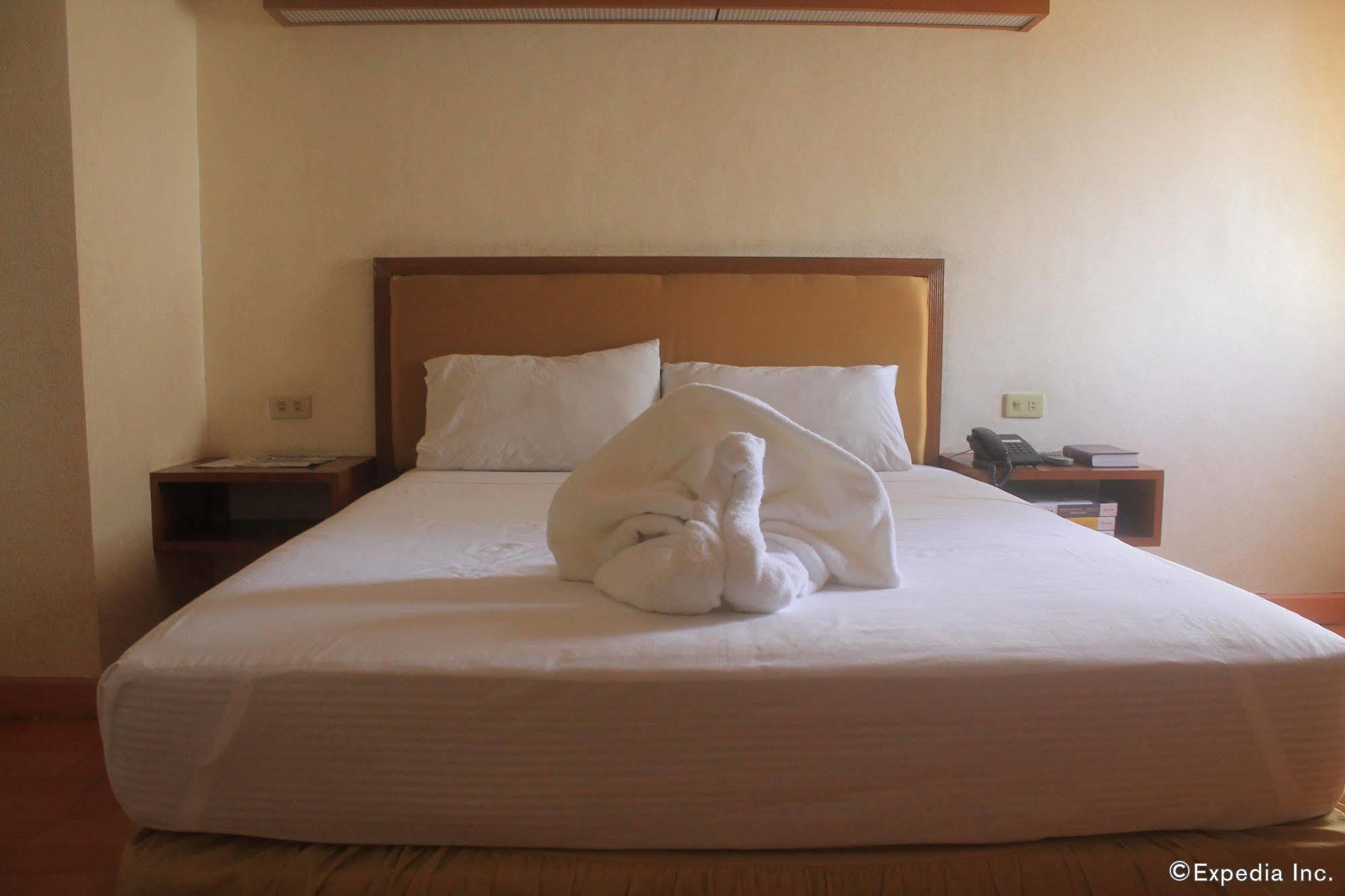 Taft Tower Hotel Manille Extérieur photo